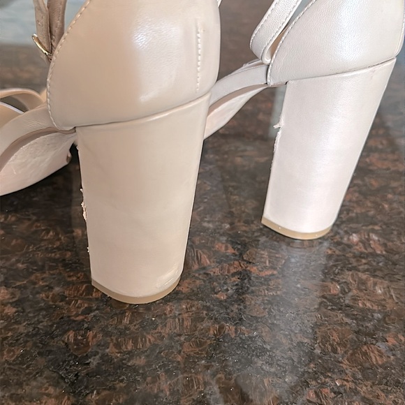 Steve Madden Carrson Leather Nude Block Heels 🤎 - Picture 6 of 9